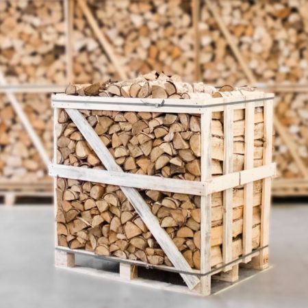 Halbe Palette kammergetrocknetes gespalten Birke Brennholz 25cm